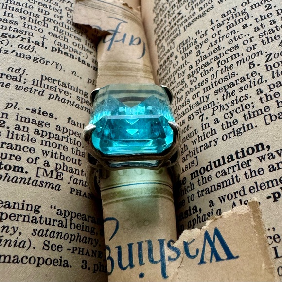 Large Vintage Aqua Stone Rectangular Faceted Crystal Sculpted Silver Setting 6 - Picture 6 of 14